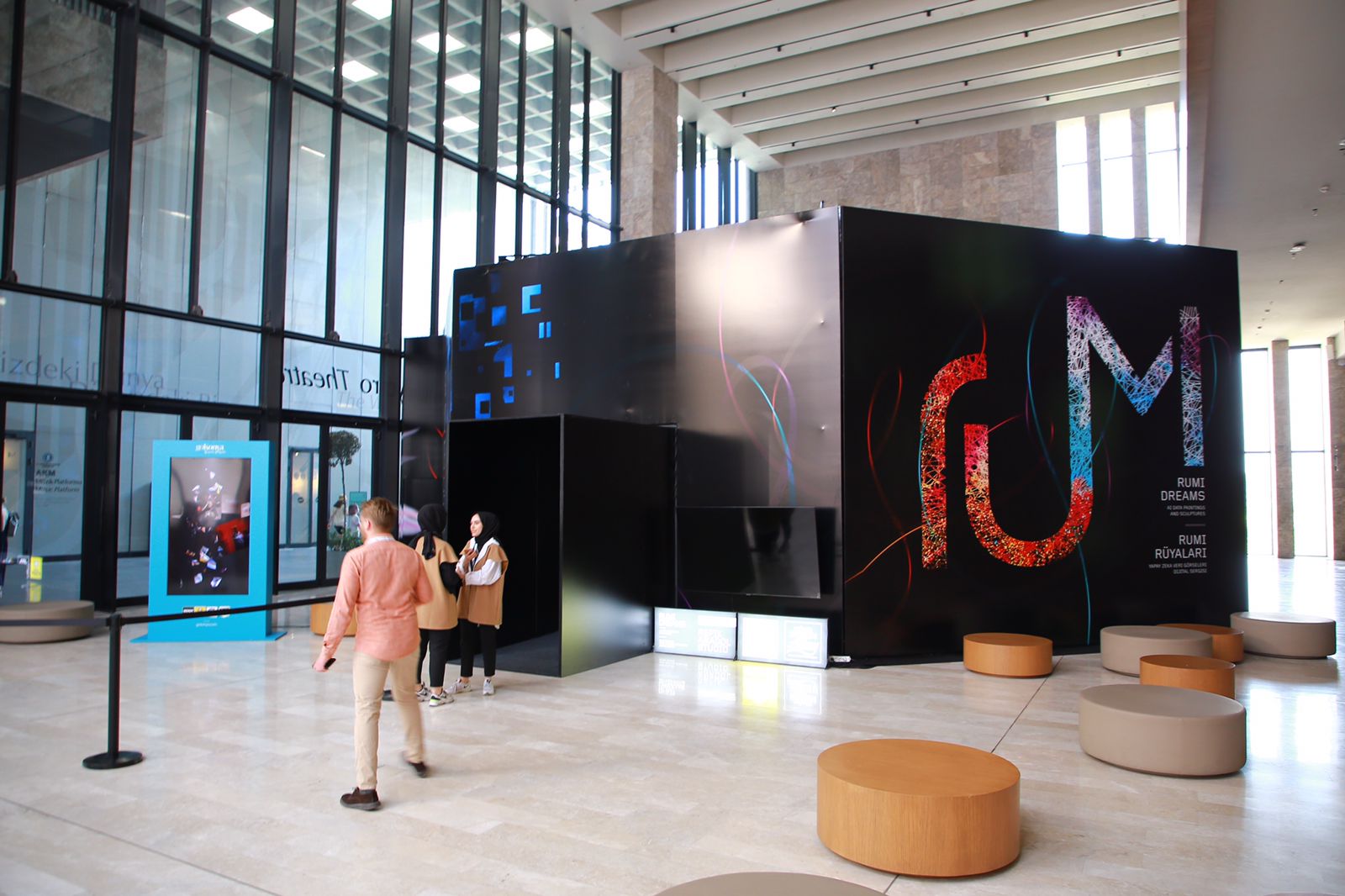 Karya Jalaluddin Rumi ditampilkan dalam seni digital yang digarap Refik Anadol