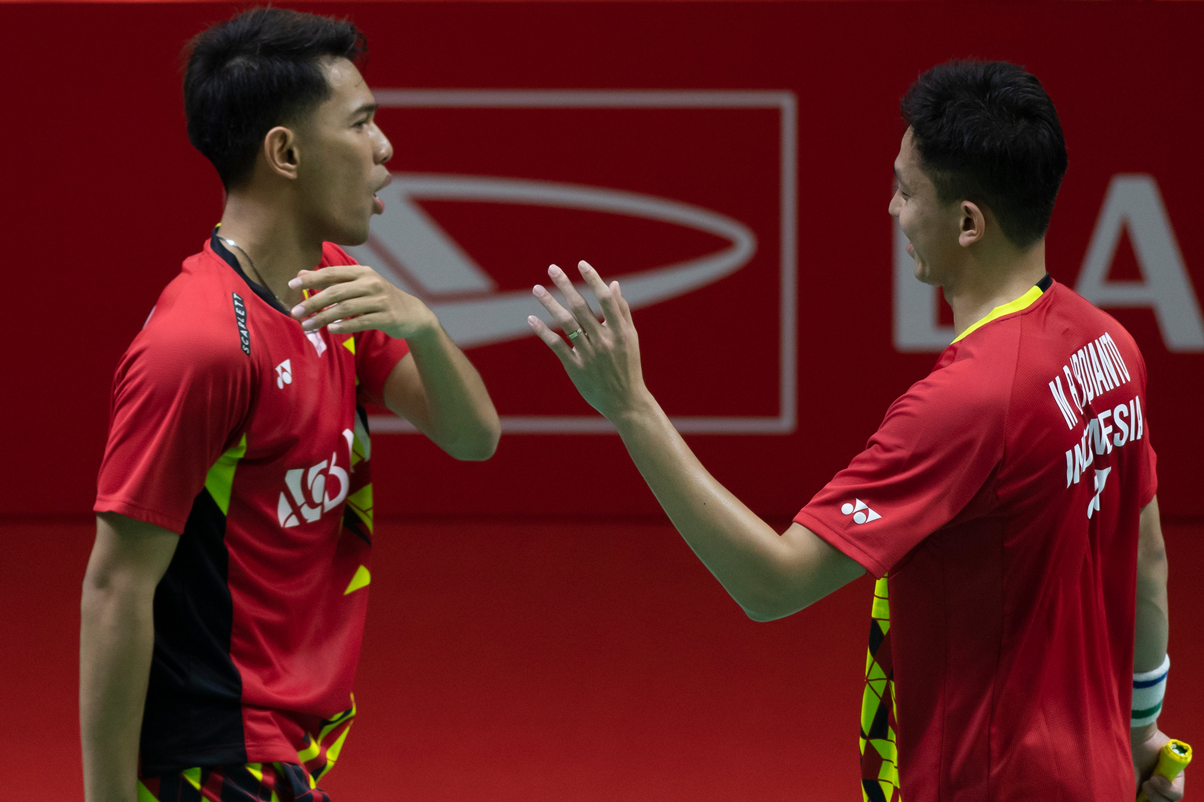 Pebulu tangkis ganda putra Indoenesia Fajar Alfian (kiri) dan Muhammad Rian Ardianto (kanan)