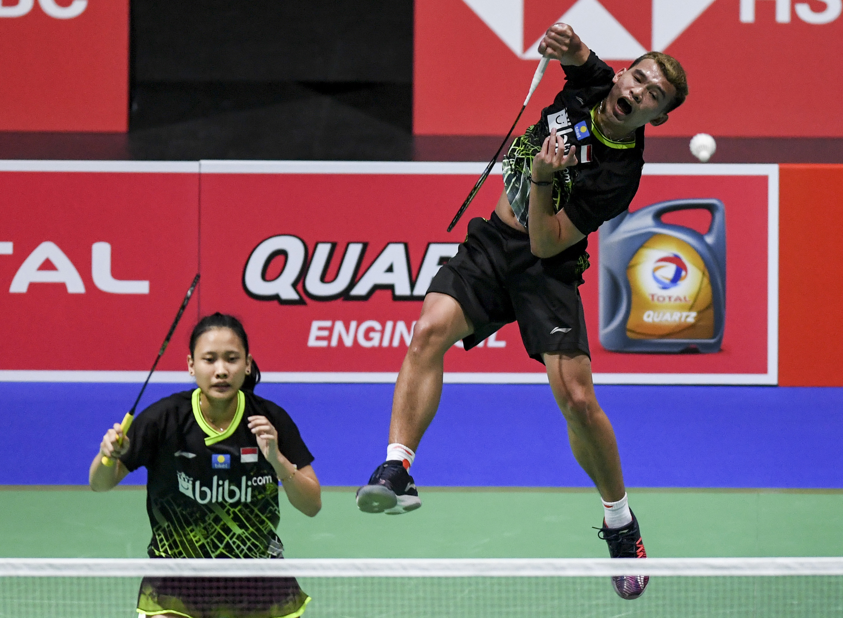 Ganda campuran Indonesia Rinov Rivaldy (kanan) dan Pitha Haningtyas Mentari