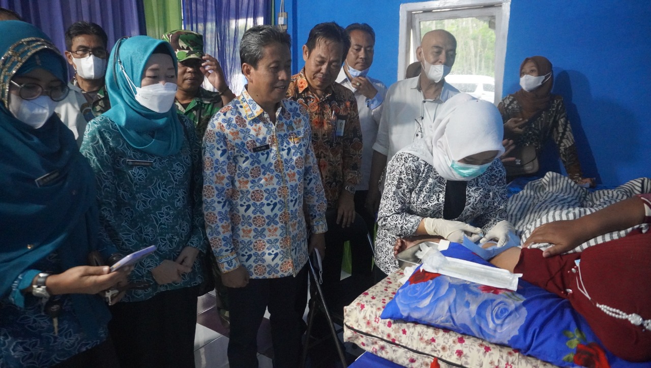 Dinas Pengendalian Penduduk dan Keluarga Berencana (DPPKB) Kabupaten Ogan Komering Ilir (OKI) gelar pelayanan KB serentak sejuta akseptor.