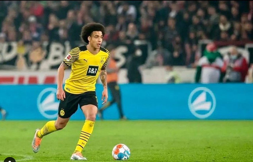 Gelandang Borussia Dortmund Axel Witsel