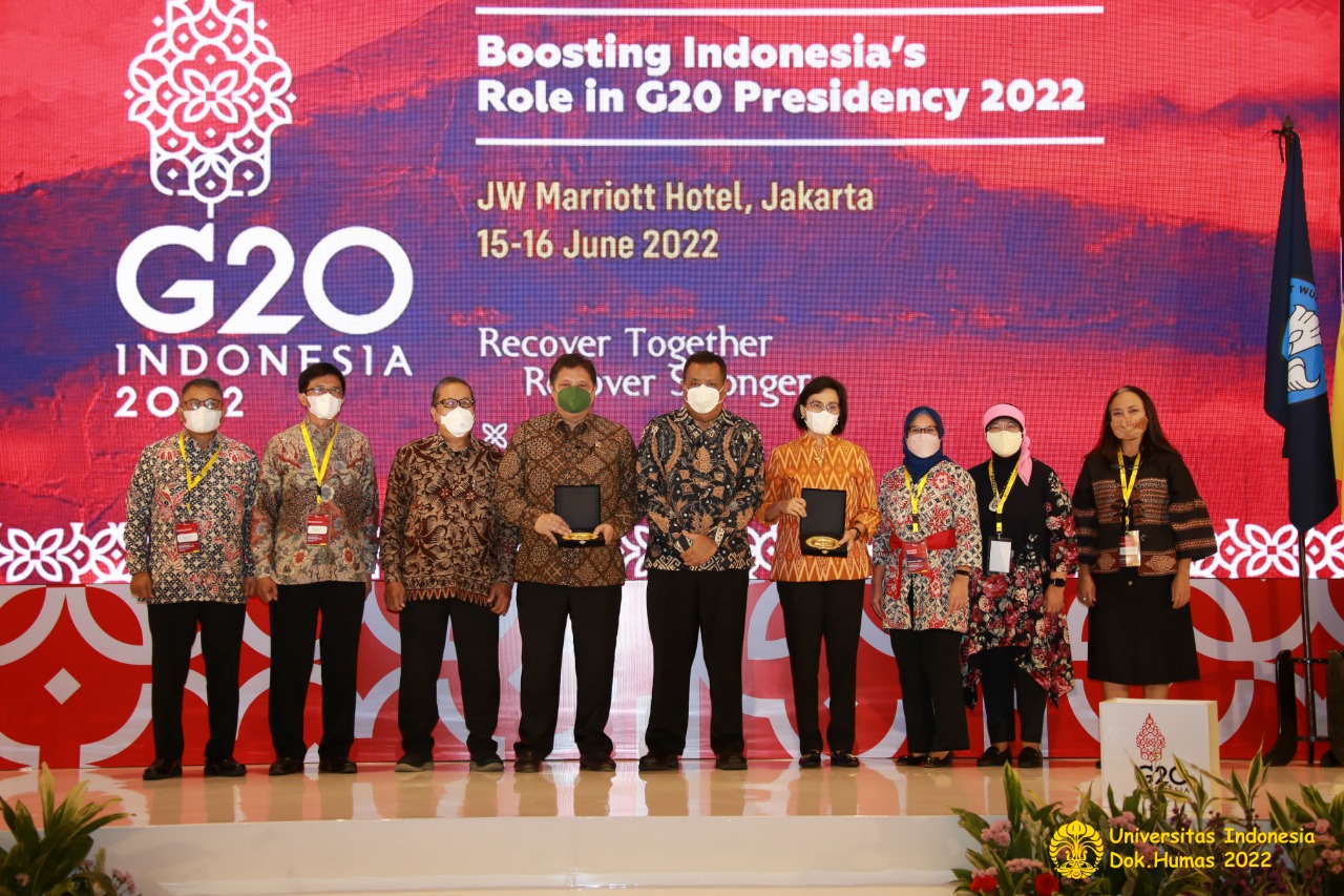 Menteri Keuangan Sri Mulyani bersama para pembicaraInternational Conference  on G20 bertajuk “Boosting Indonesia’s Role in G20 Presidency 20