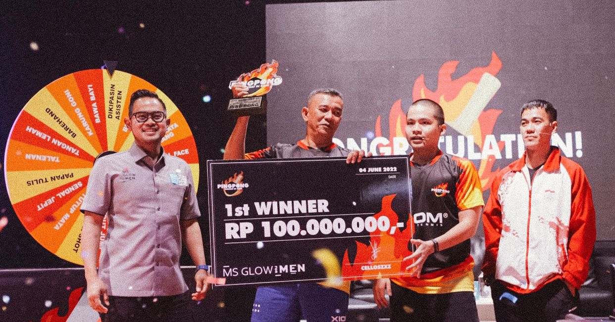 Pemenang kompetisi Pingpong Terkuat di Bumi.