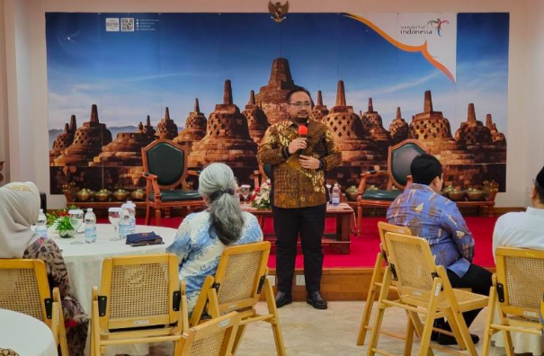 Menteri Agama Yaqut Cholil Qoumas menyapa warga negara Indonesia (WNI) yang tinggal di Vatikan dan Roma pada Rabu (8/6/2022).