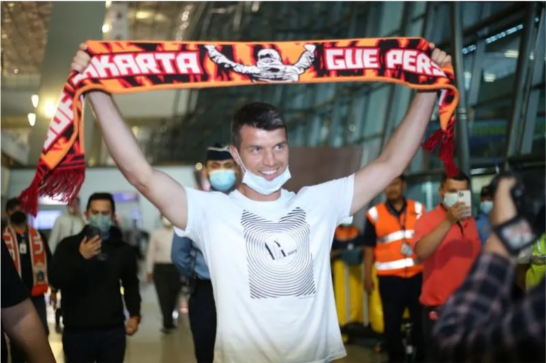 Pemain anyar Persija Ondrej Kudela saat tiba di Bandara Soekarno-Hatta.
