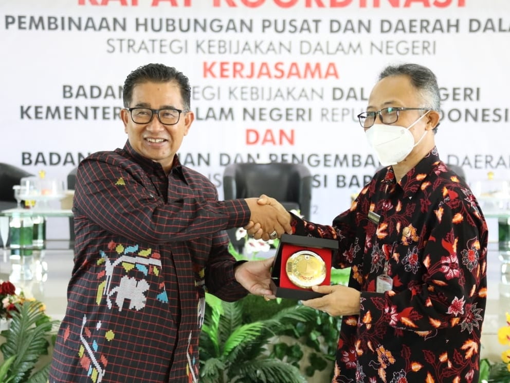 Badan litbang didorong terus meningkatkan kinerja dengan memperkuat riset dan berkolaborasi dengan berbagai pihak. 