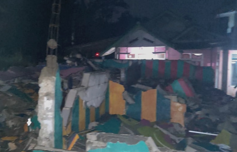 Rumah ambruk di Bandung Barat akibat pergerakan tanah