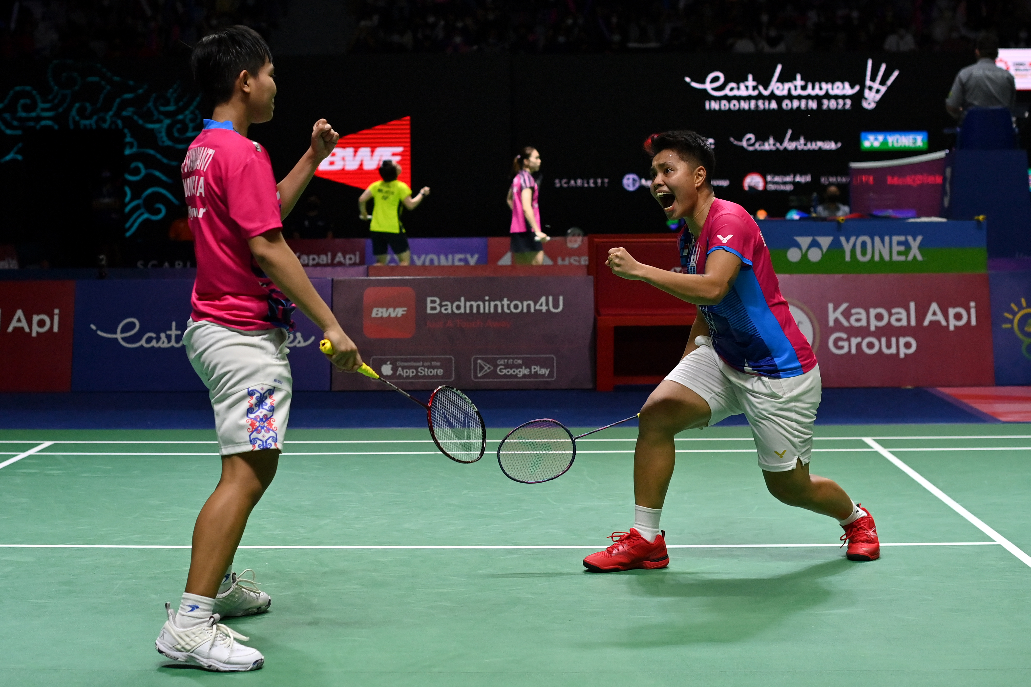 Ganda putri Indonesia Apriyani Rahayu (kanan) dan Siti Fadia Silva Ramadhanti.