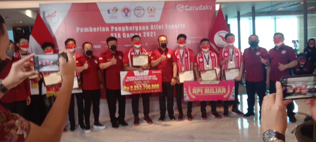 Pemberian bonus untuk atlet eSport yang berprestasi di SEA Games Vietnam