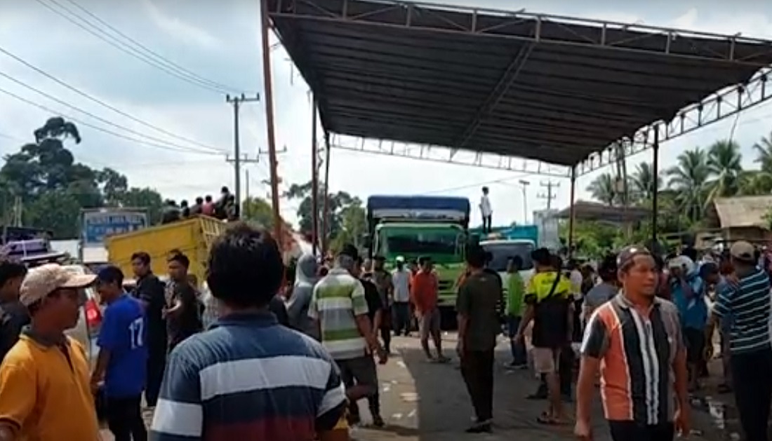 Kebijakan Gubernur Jambi Dilecehkan, Warga Blokir Truk Angkutan Batu Bara