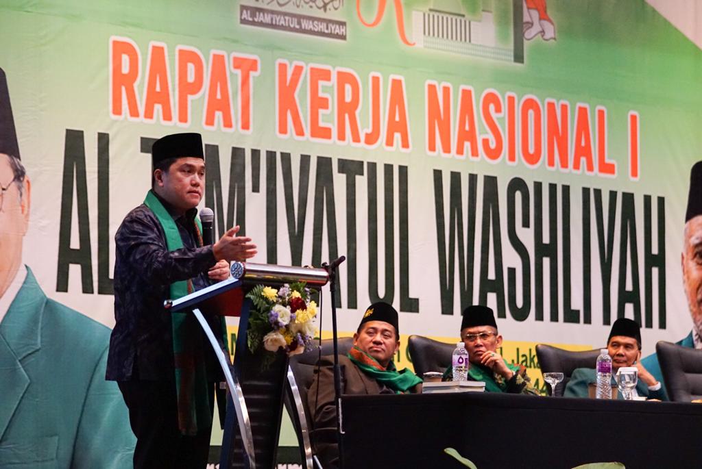 Menteri BUMN, Erick Thohir  saat berbicara kepada peserta  Rakernas Al Jam’iyatul Washliyah di Jakarta, Sabtu (11/6)