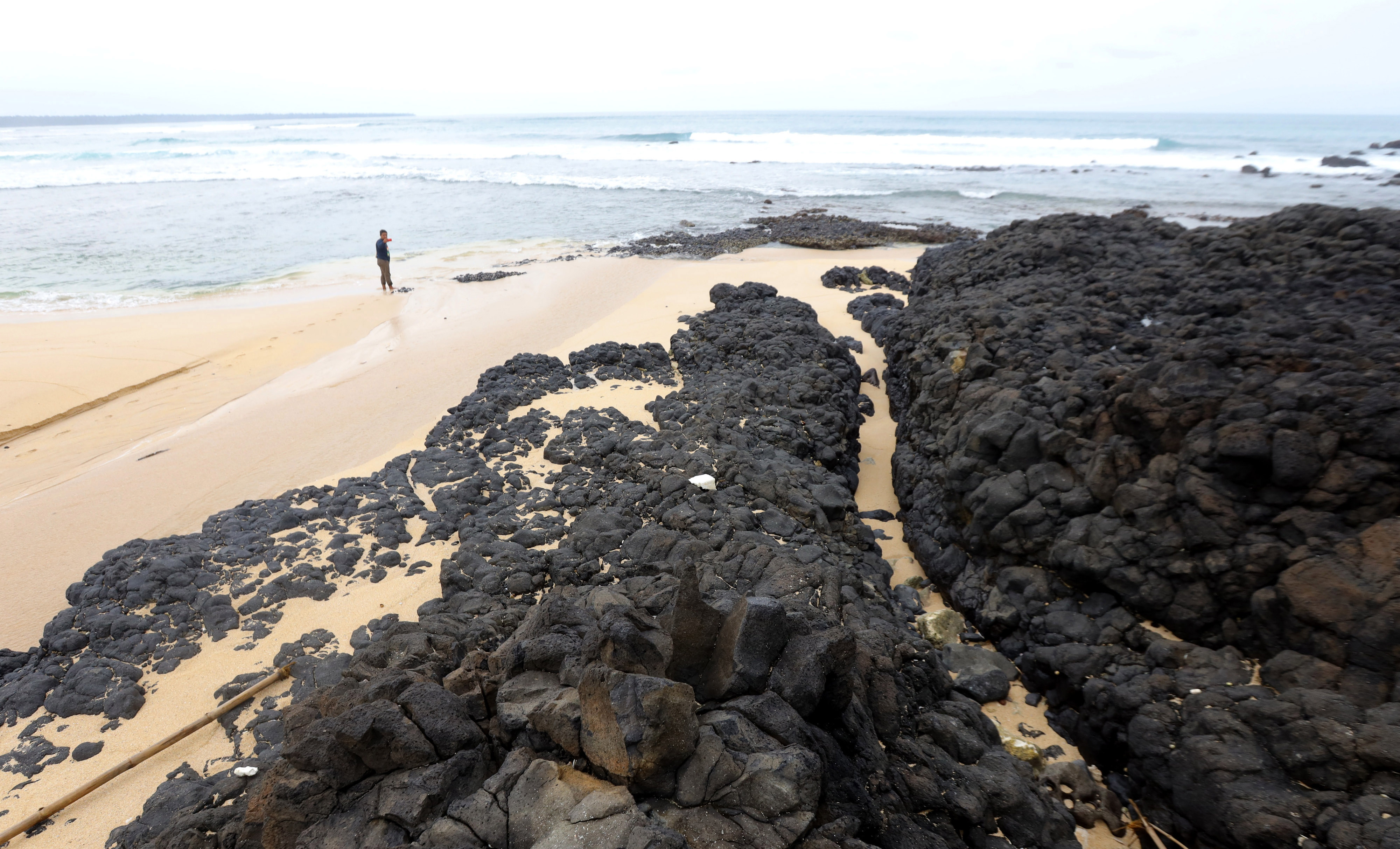  Pantai Parang Ireng merupakan situs dari Geopark Ijen yang berasal dari lava 