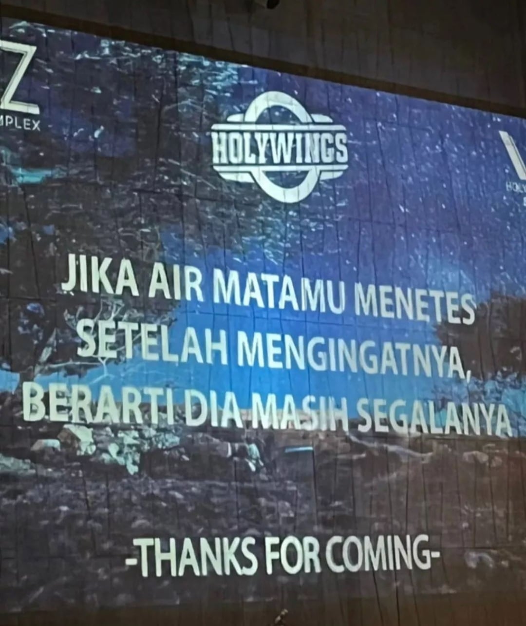 Potret sambutan dari Holywings kepada pengunjung.