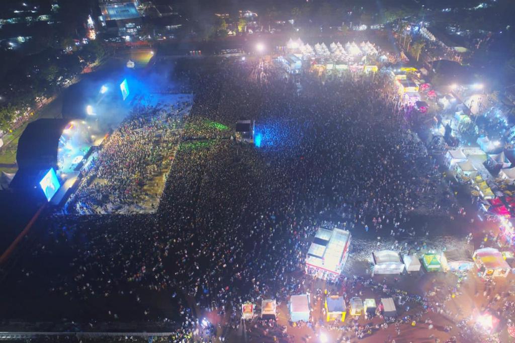 Telkomsel Fest 2022, yang berlangsung di Lapangan Brigif Manunggal Kujang II, Bandung, Jawa Barat, Sabtu (11/6). 