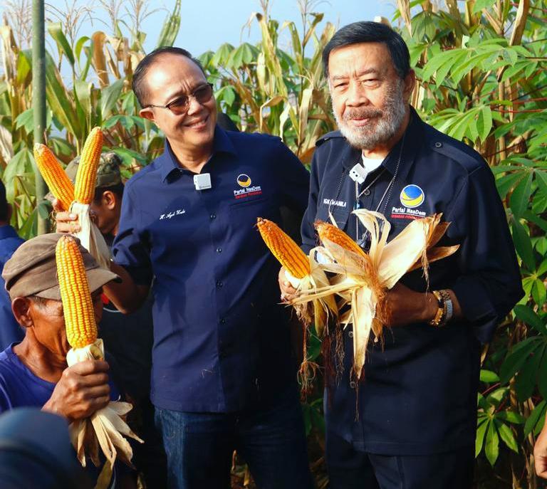 Sekretaris Majelis Tinggi NasDem IGK Manila (kanan) dan Ketua Dewan Pakar NasDem Sukabumi Ayep Zaki.