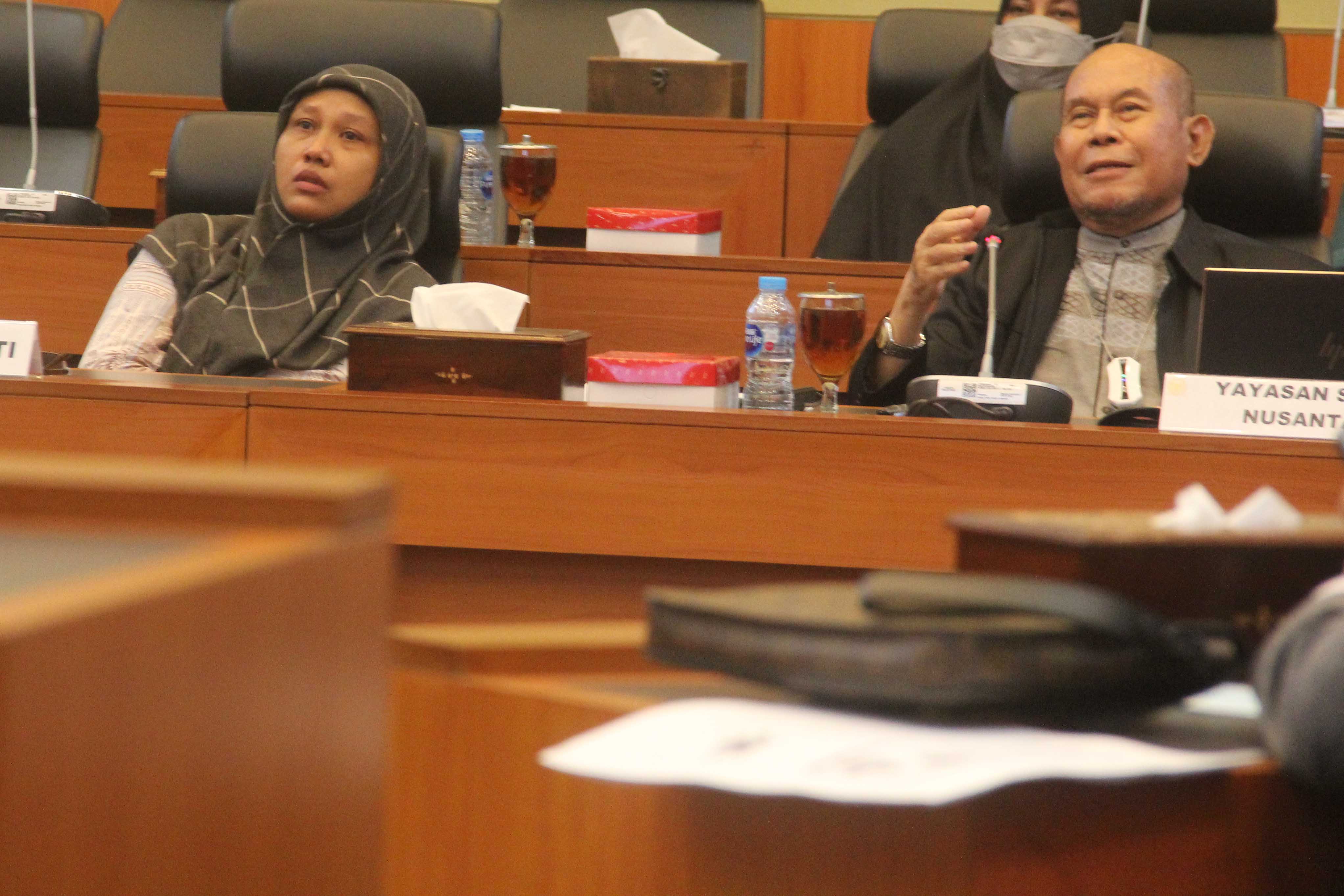 Rapat dengar pendapat Komisi III DPR RI bersama ibu dari penderita cerebral palsy dan guru besar Universitas Syiah Kuala