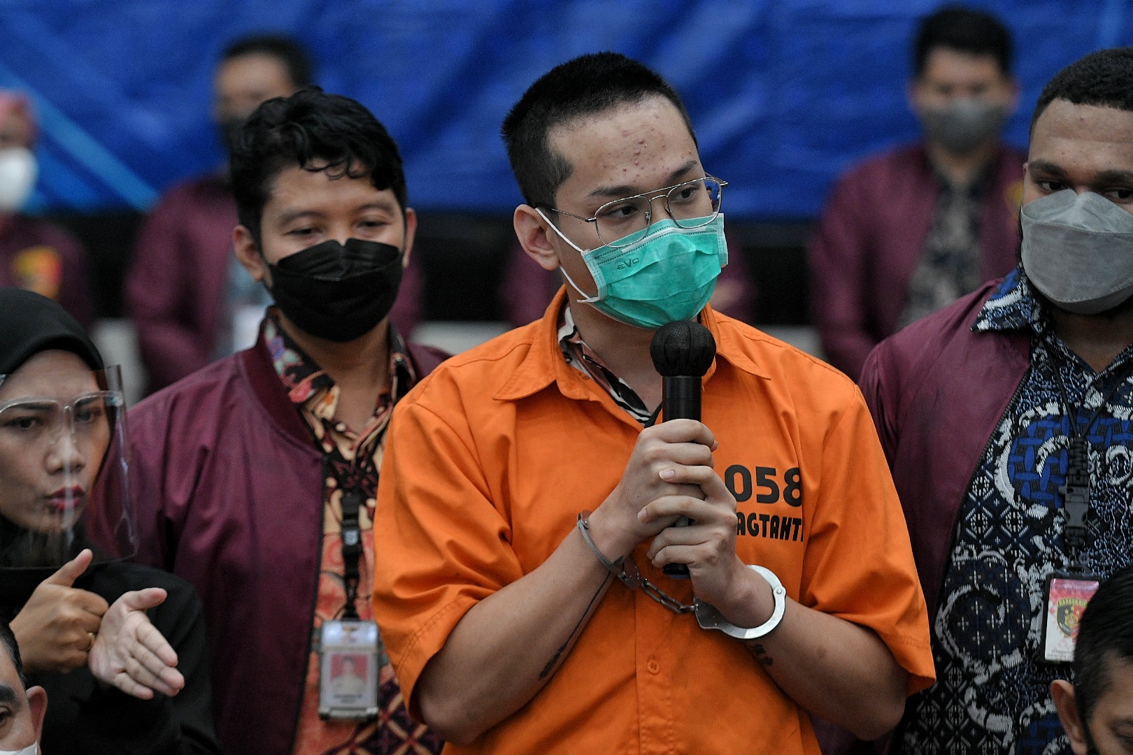 Tersangka kasus investasi bodong Indra Kesuma alias Indra Kenz saat memohon maaf atas kasusnya