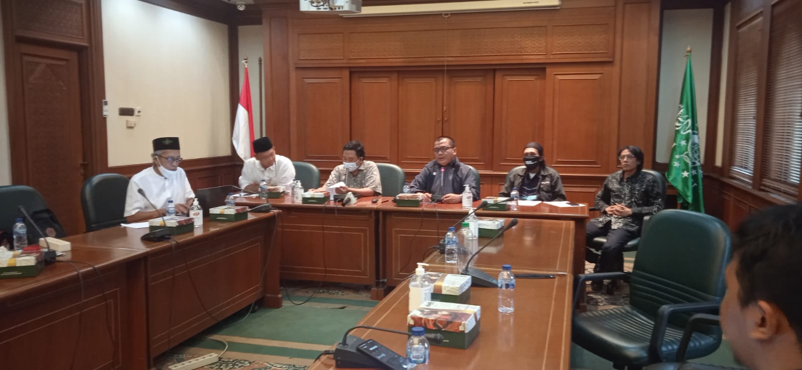 Koalisi masyarakat Kalsel saat melaporkan kasus mafia tanah/hukum ke PBNU, Kamis (16/6) 