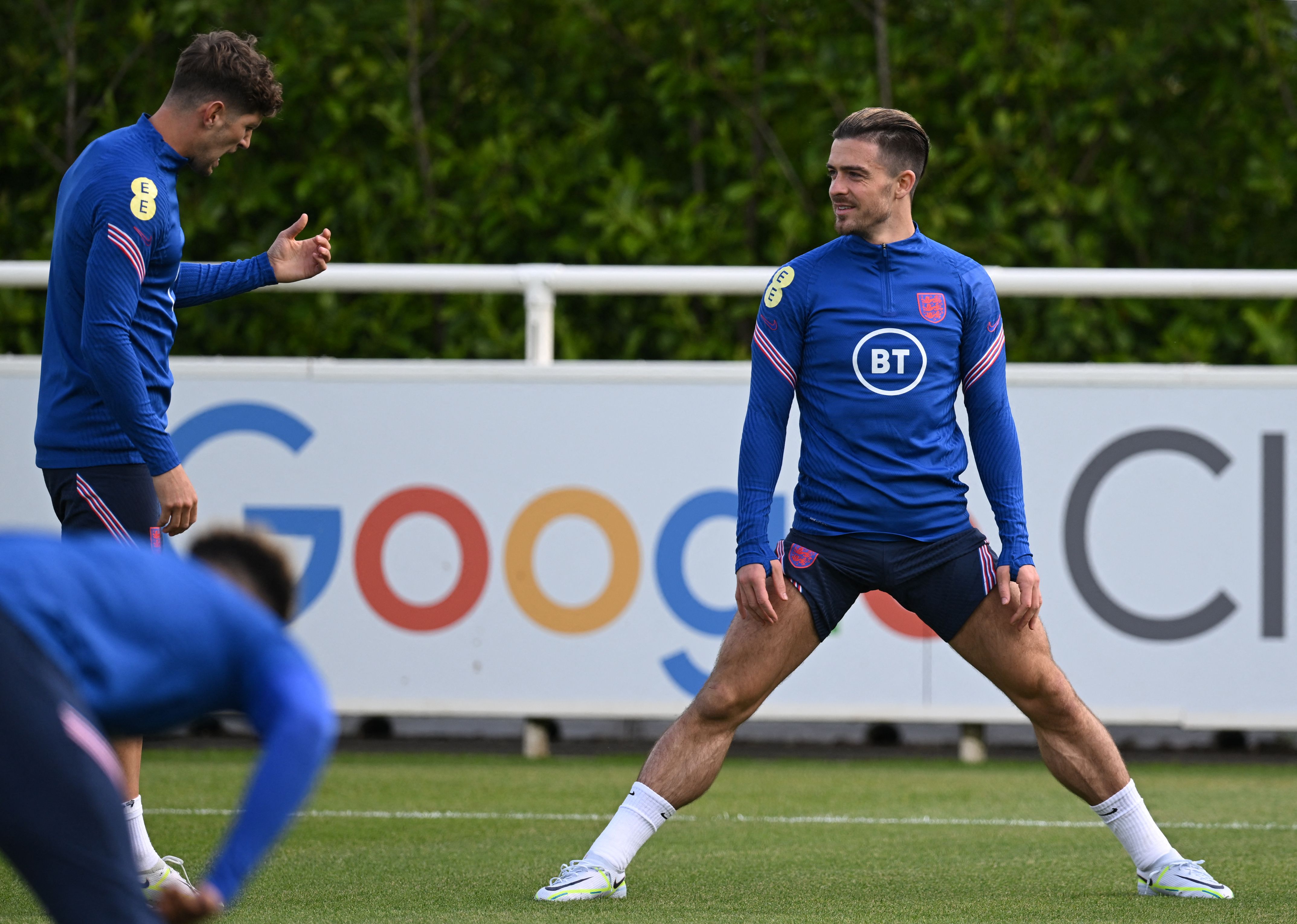 Gelandang timnas Inggris Jack Grealish (kanan)