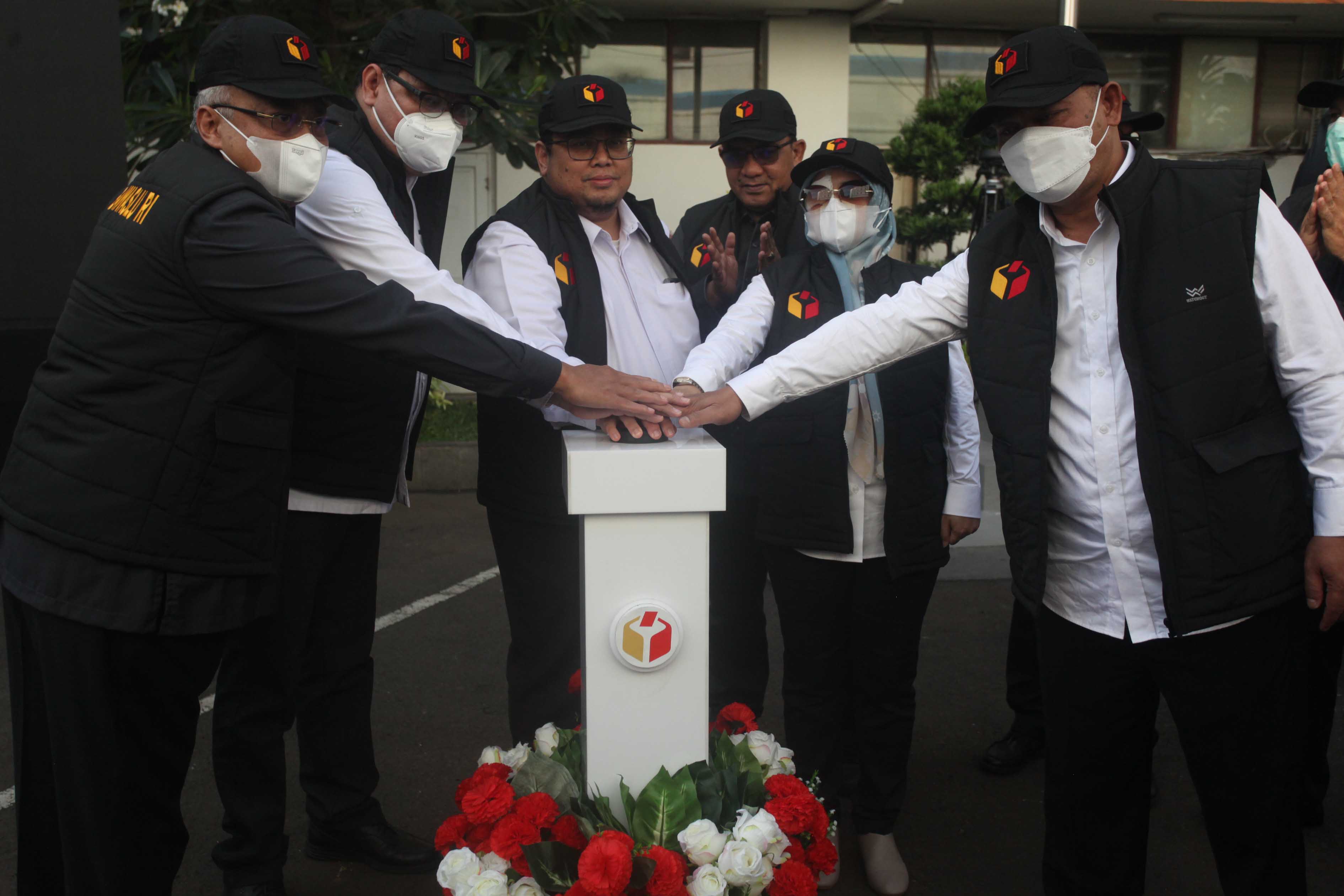 Dari kiri, Sekjen Bawaslu Gunawan Suswantoro, Anggota Bawaslu Herwyn Malonda, Ketua Bawaslu Rahmat Bagja, Anggota Bawaslu Lolly Suhenty dan 