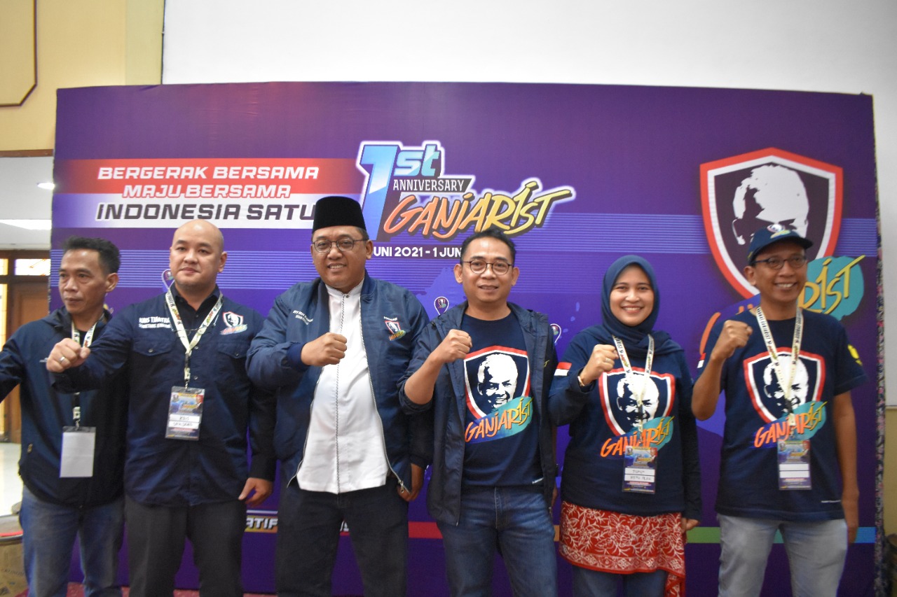 Ketua Umum Ganjarist Eko Kuntadhi (ketiga dari kiri). 