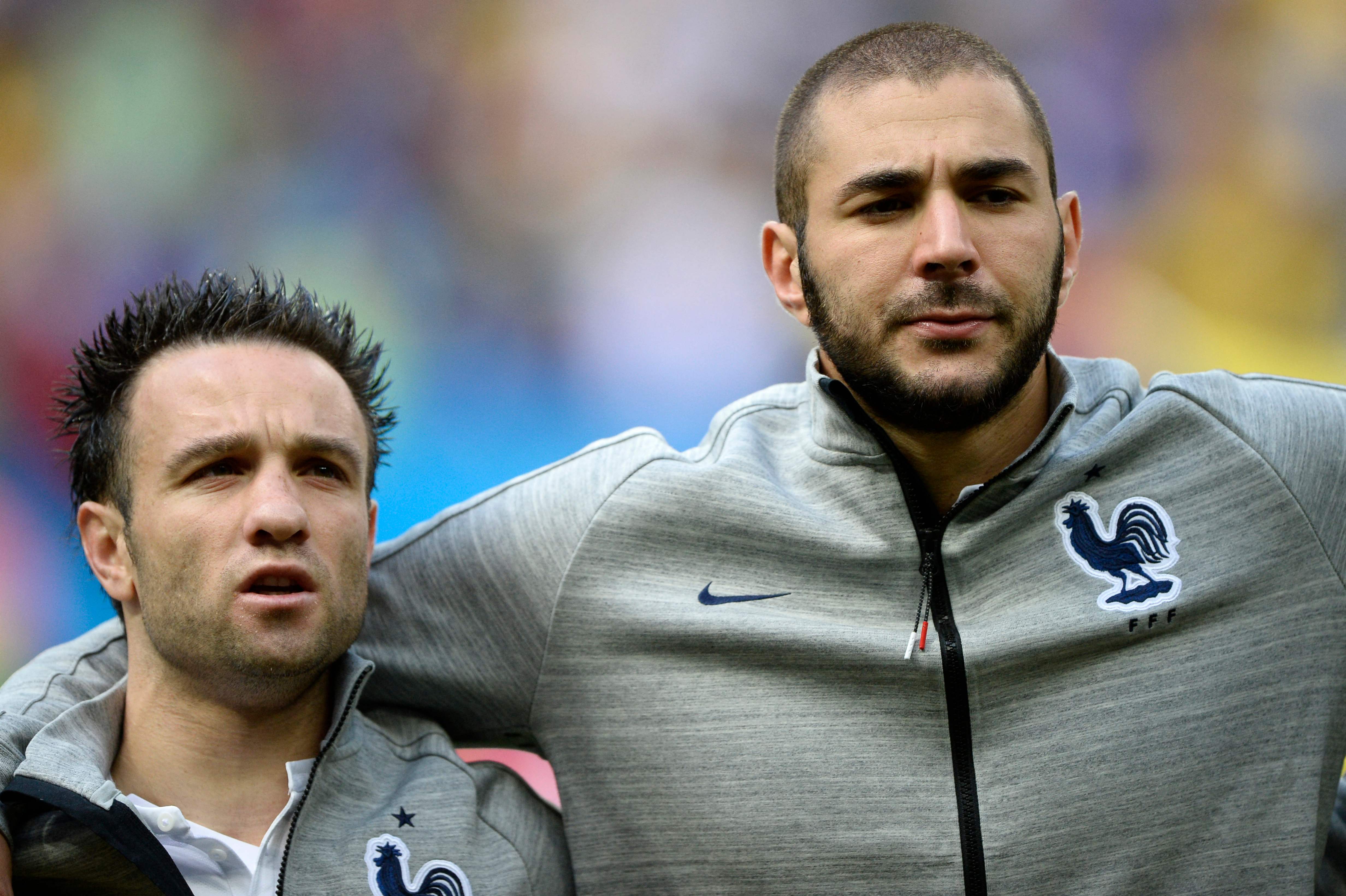 Mathieu Valbuena (kiri) dan Karim Benzema kala memperkuat timnas Prancis pada 2014.