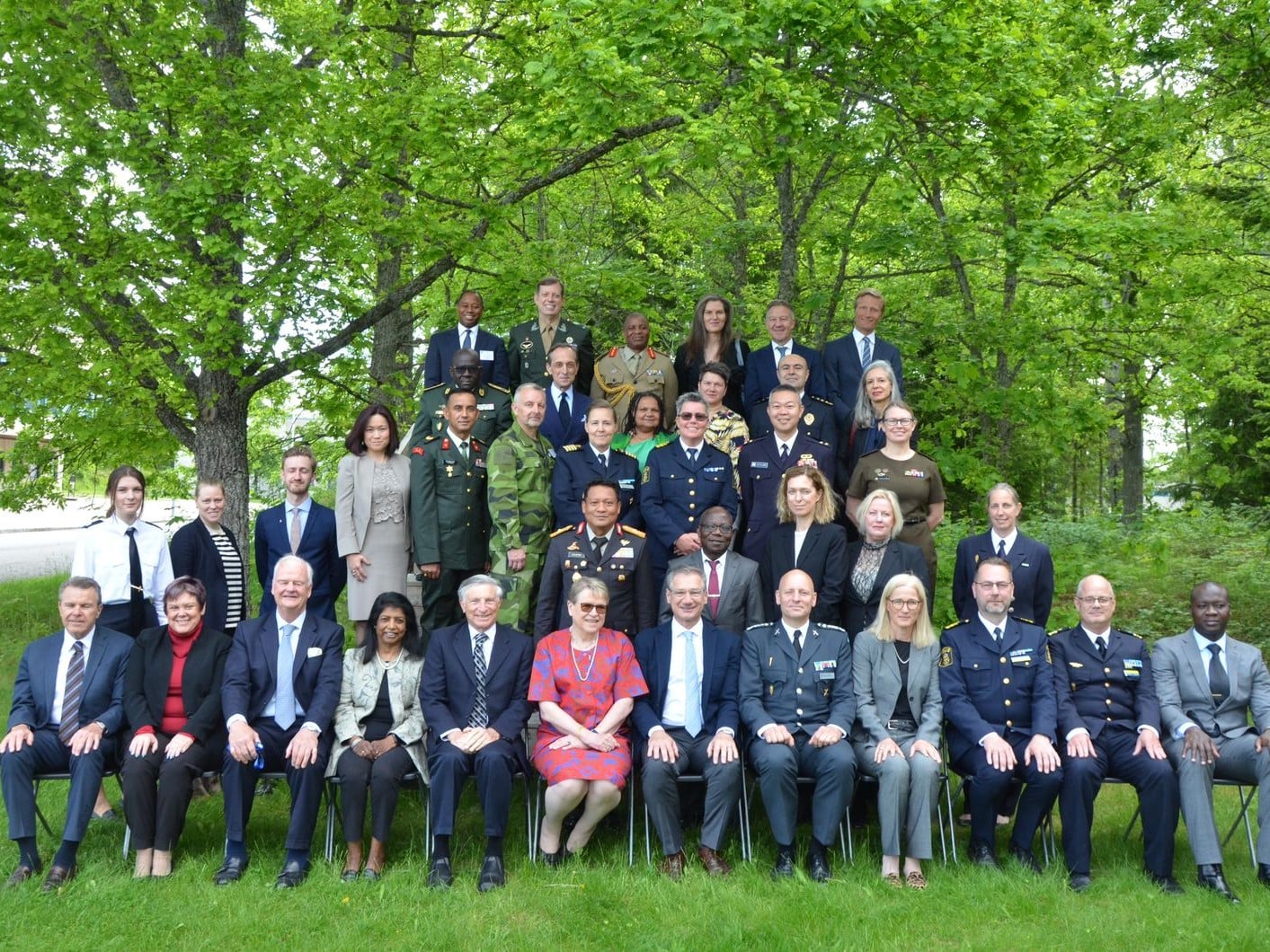 Program SML diikuti para pejabat senior dari perwakilan sipil, militer, dan kepolisian dari seluruh dunia berlangsung dari 5-17 Juni.