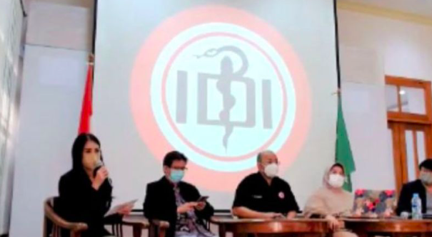 Tangkapan layar jumpa pers virtual PB IDI secara daring di Jakarta, Selasa (21/6/2022). 