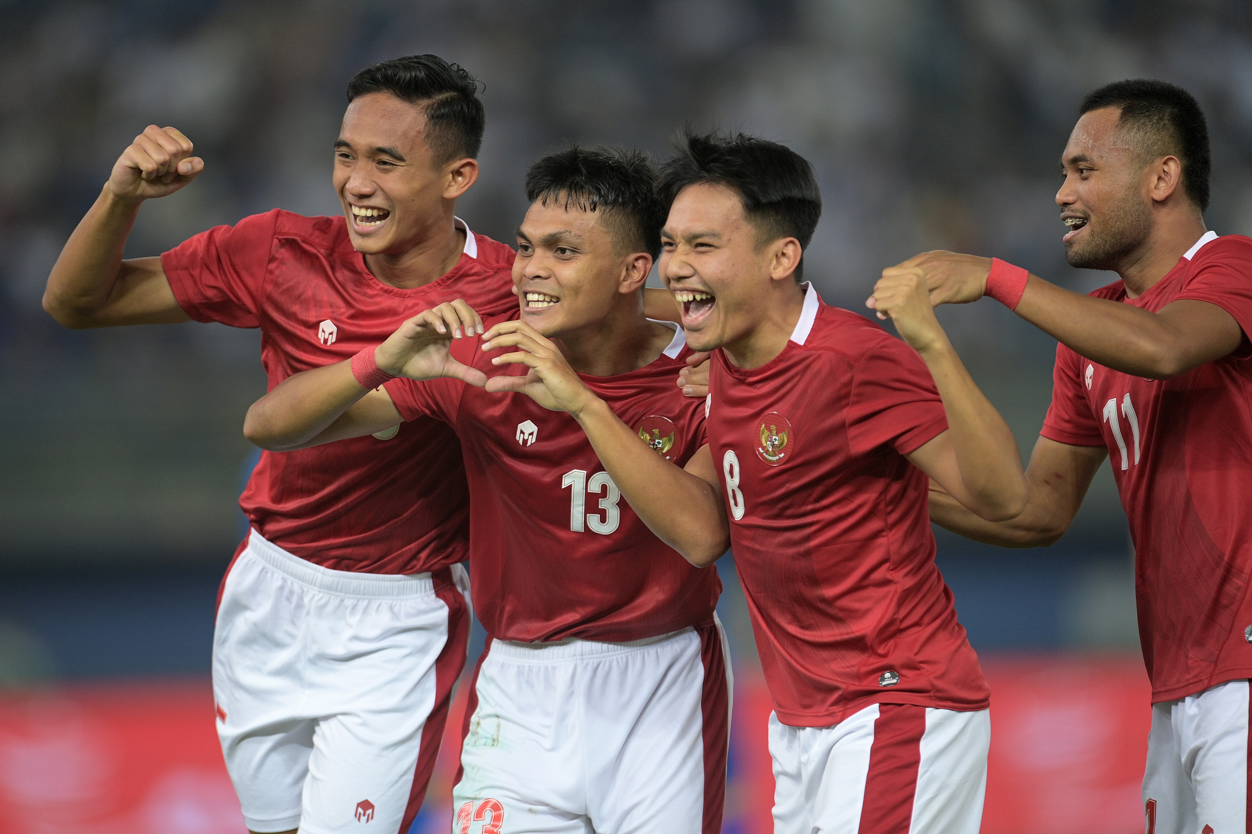 Timnas Indonesia melakukan selebrasi usai membobol gawang timnas Kuwait.