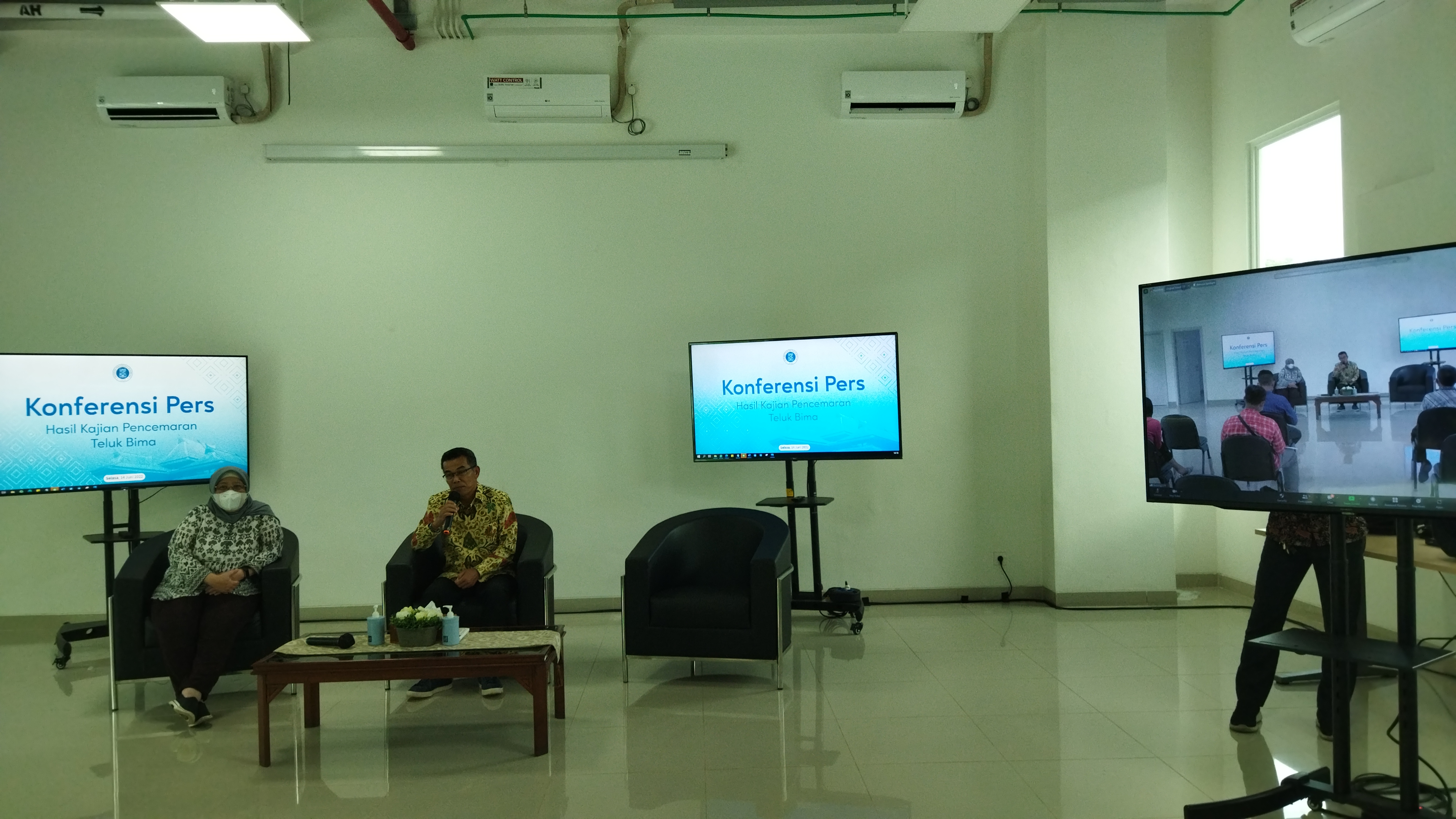 Tim dari ITB memaparkan kejadian pencemaran di Teluk Bima