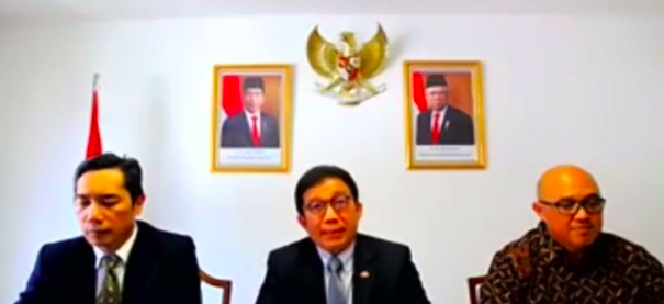 Dubes RI Swiss dan Liechtenstein Muliaman Dharmansyah Hadad dalam konferensi pers tentang informasi terbaru hilangnya Emmeril Kahn Mumtadz.