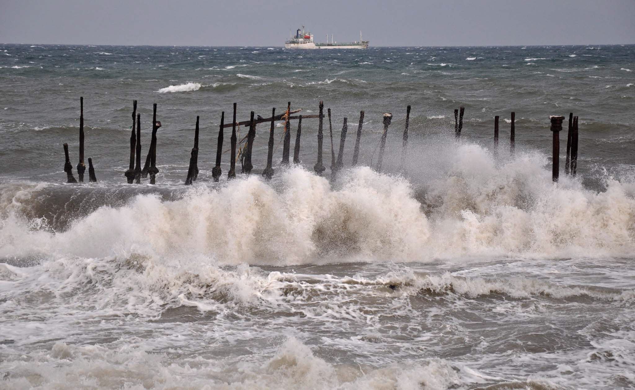 Cuaca Buruk, Kapal LCT Anugerah Indah Tenggelam di Perairan Tanah Laut