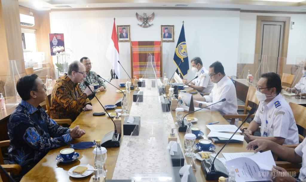 Pertemuan Menhub Budi Karya Sumadi dan  Duta Besar Kerajaan Spanyol untuk Indonesia Francisco de Asis Aguilera Aranda di Jakarta.