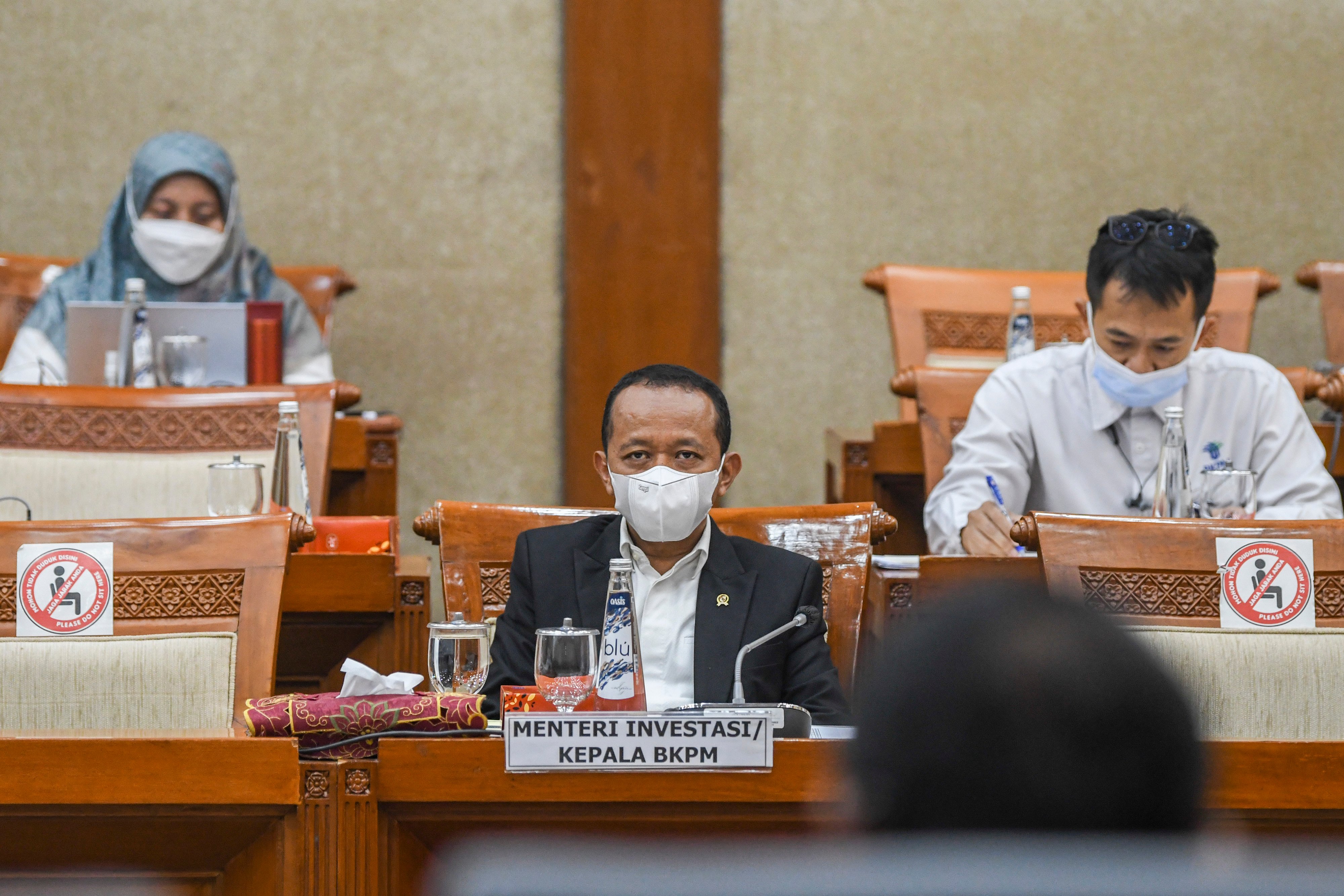 Menteri Investasi/Kepala BKPM Bahlil Lahadalia saat mengikuti rapat kerja dengan Komisi VI DPR.