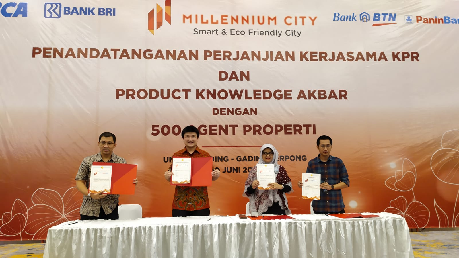 Penandatanganan Perjanjian Kerja Sama KPR dan Product Kowledge Akbar dengan 500 Agen Properti.