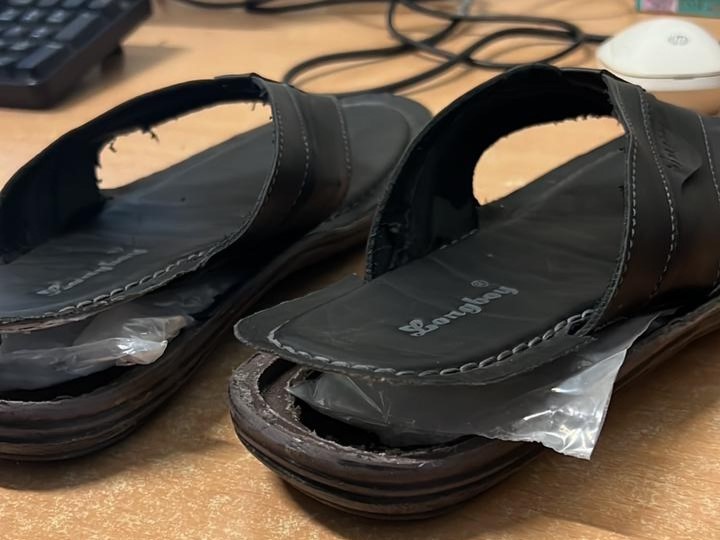Ada sabu di balik sandal.