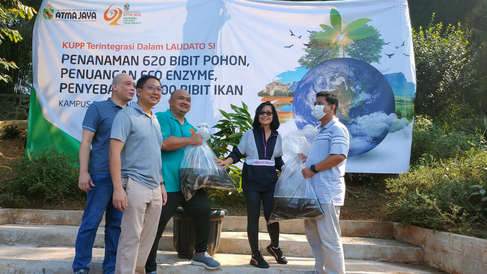 Penanaman pohon di Kampus BSD Unika Atma Jaya