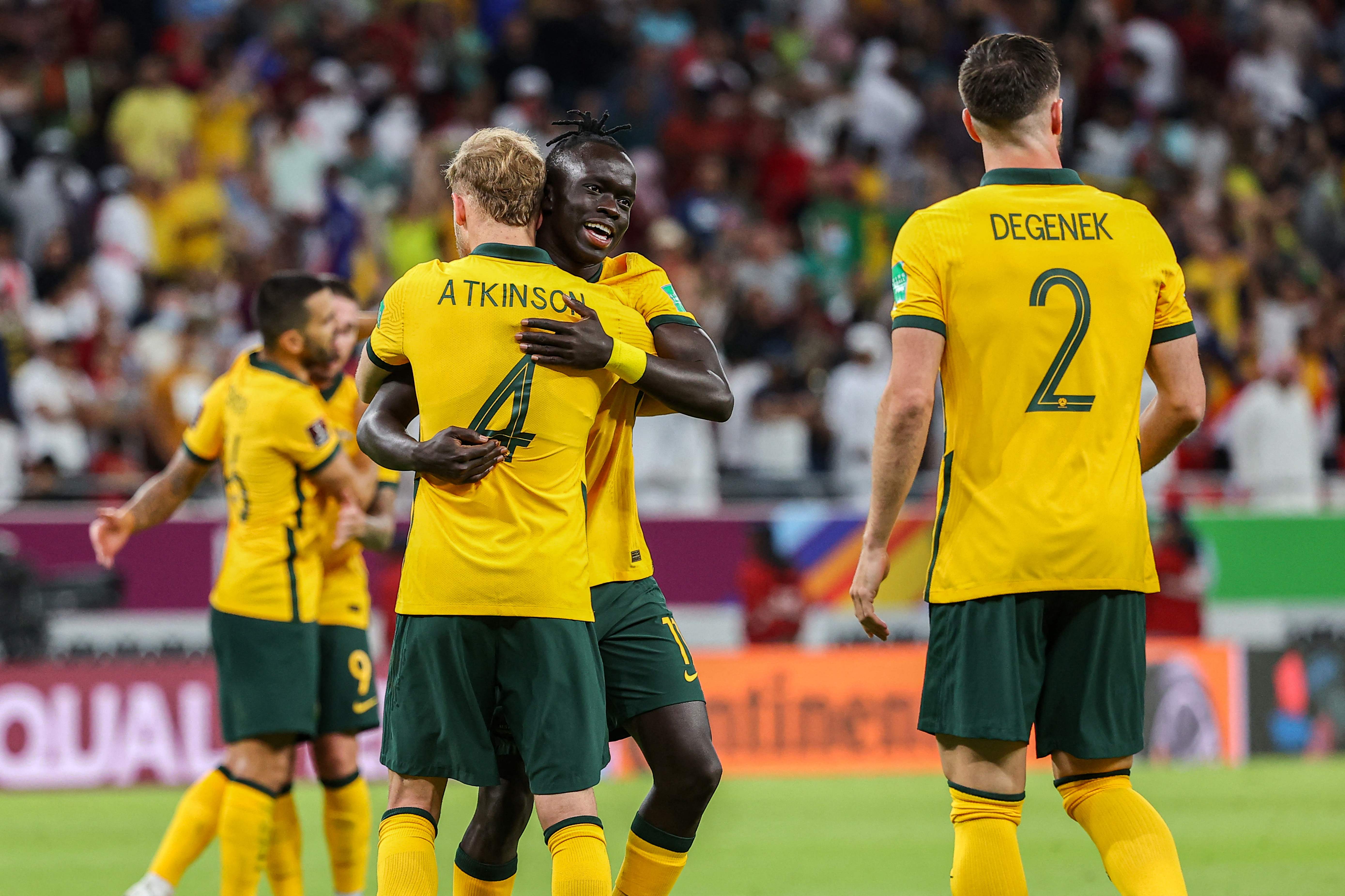 Para pemain Australia melakukan selebrasi usai mengalahkan UEA di laga playoff Piala Dunia 2022.
