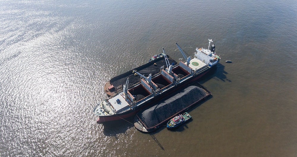 PT Habco Trans Maritima Tbk (HATM) memiliki spesialisasi dalam operasional kapal bulk carrier.