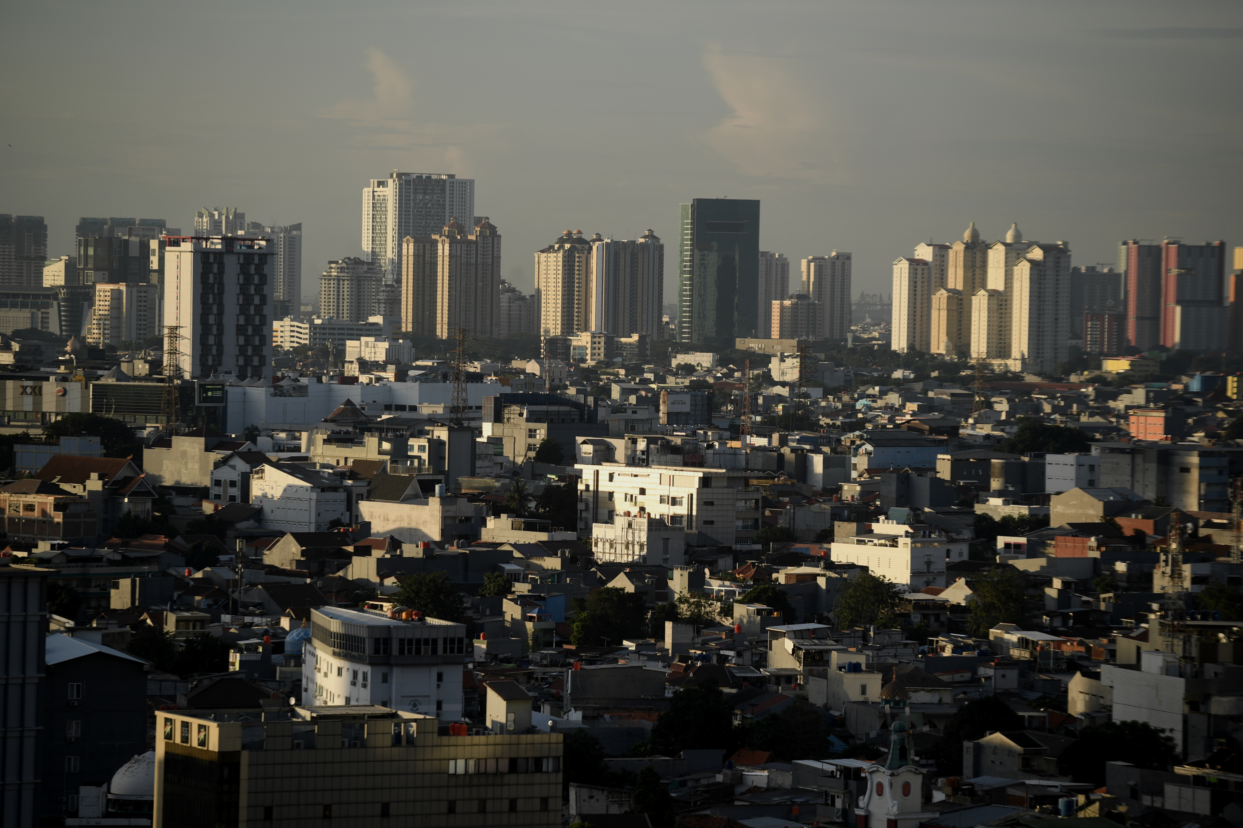 Suasana lanskap Ibu Kota terlihat dari gedung bertingkat.