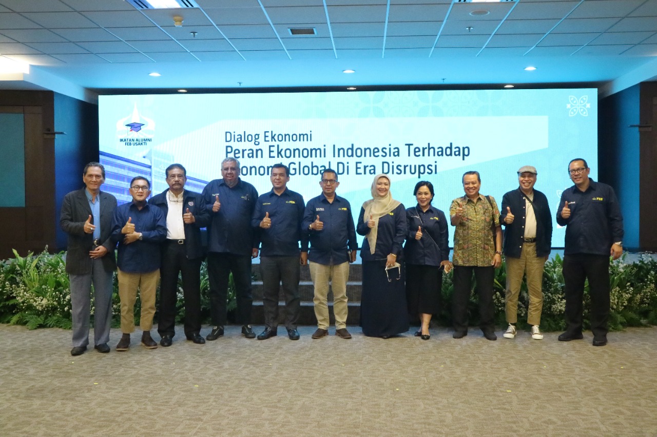 Jajaran Pengurus Ikatan Alumni Fakultas Ekonomi dan Bisnis Universitas Trisakti.