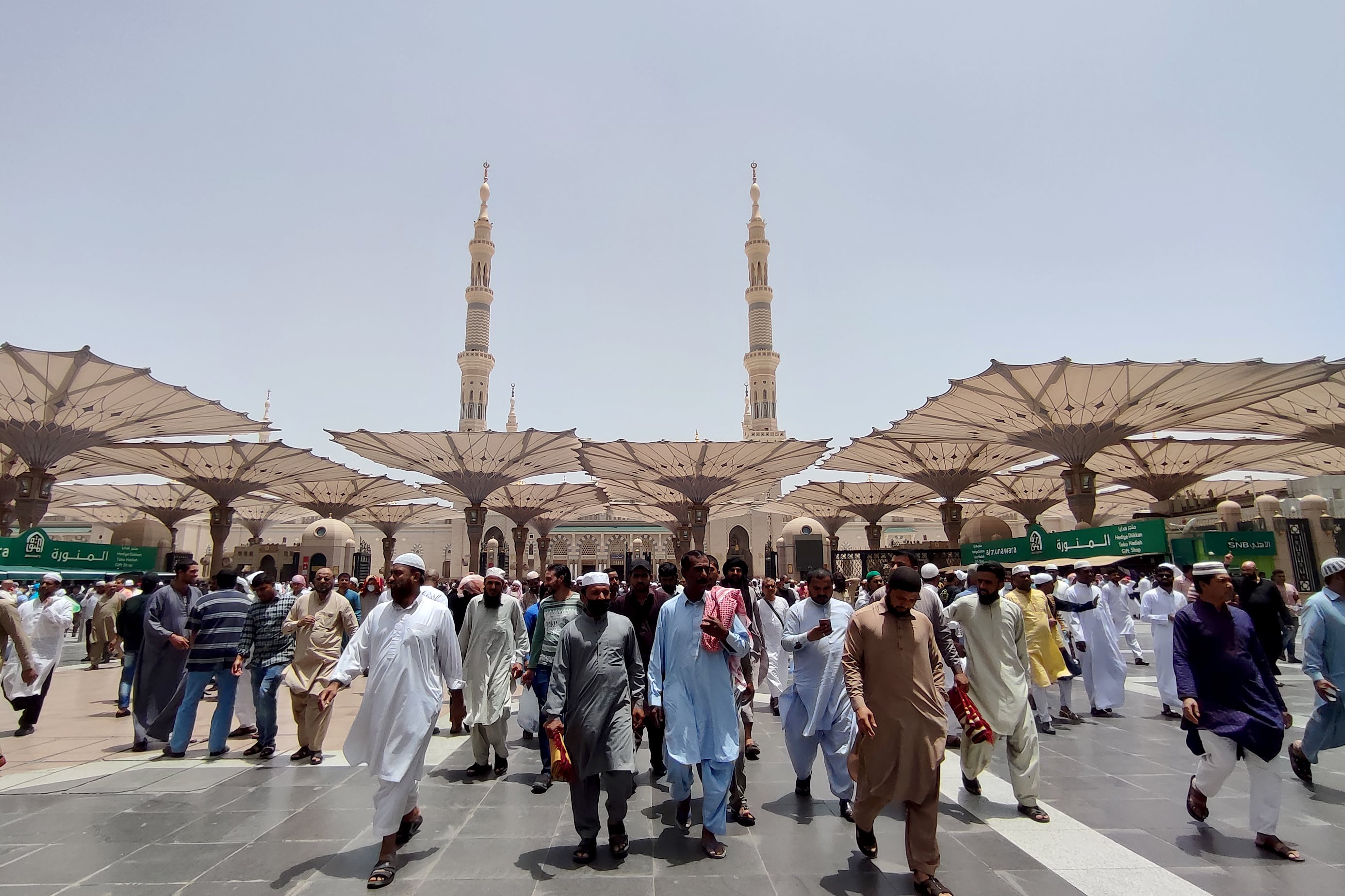 HAJI 2022: Suasana di Masjid Nabawi, Madinah. Jemaah haji Indonesia, Senin (13/6), mulai menunaikan umrah wajib di Masjidil Haram Mekah 