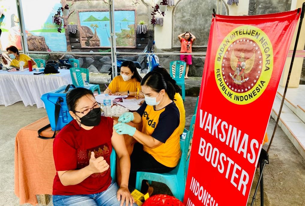 BIN Daerah Sulawesi Utara  bekerjasama dengan pemda setempat terus menggencarkan layanan vaksinasi hingga dosis booster di seluruh kab/kota 
