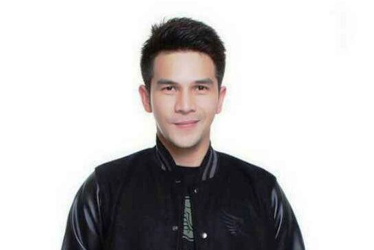 Pesinetron Jonathan Frizzy alias Ijonk  