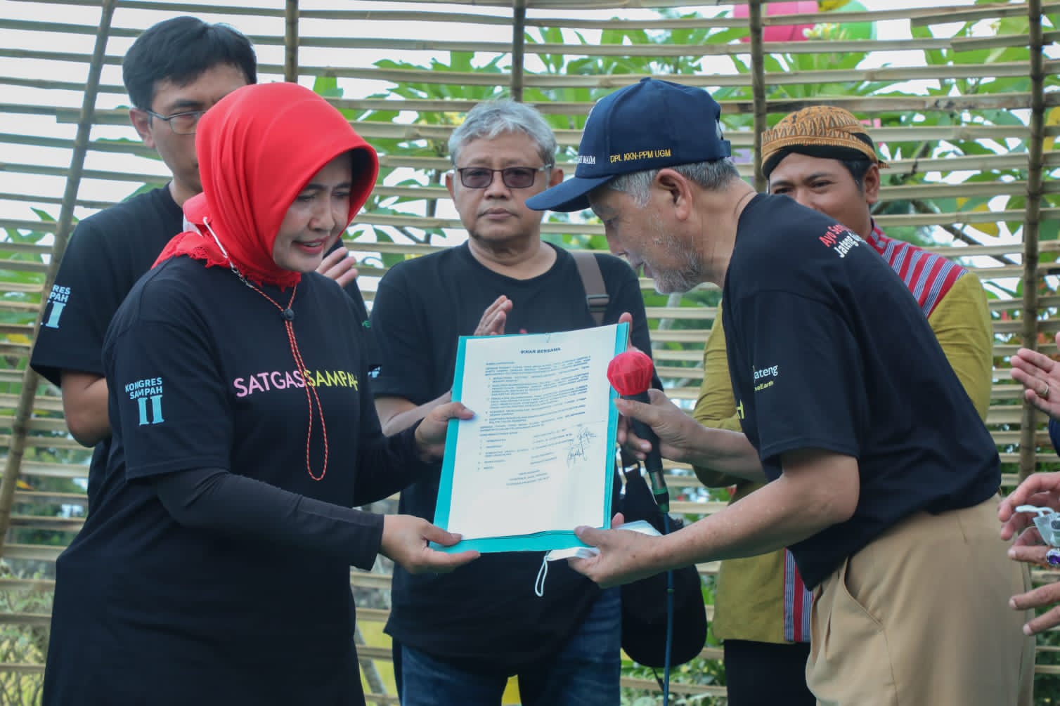 Ganjar: Pemprov Jateng Serius Tangani Masalah Sampah 