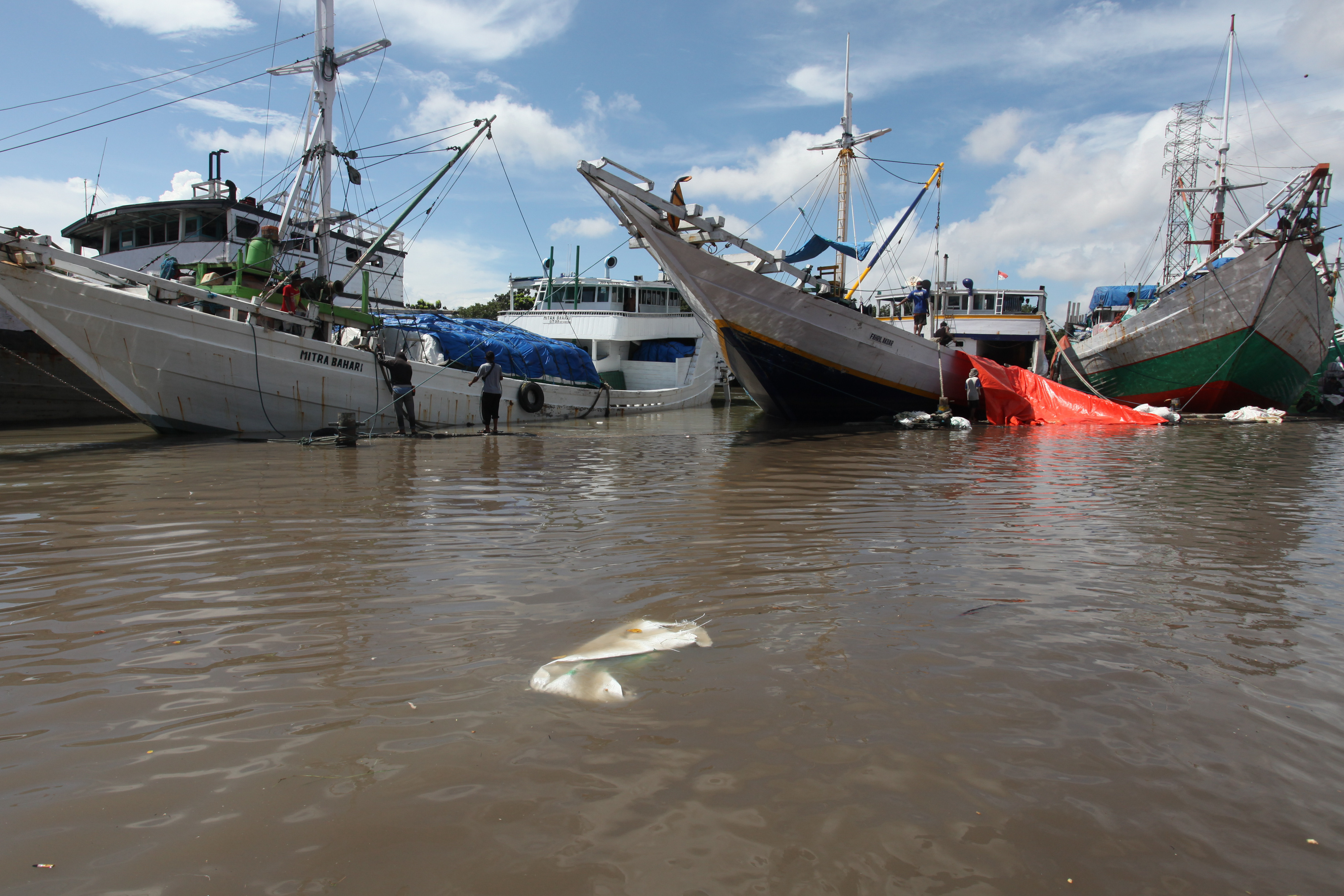 Banjir Rob di Pelabuhan Kallimas Surabaya