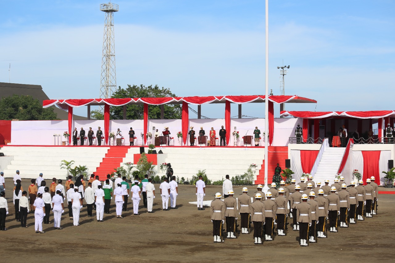 Menko PMK Bacakan Doa pada Upacara Peringatan Hari Lahir Pancasila di Ende