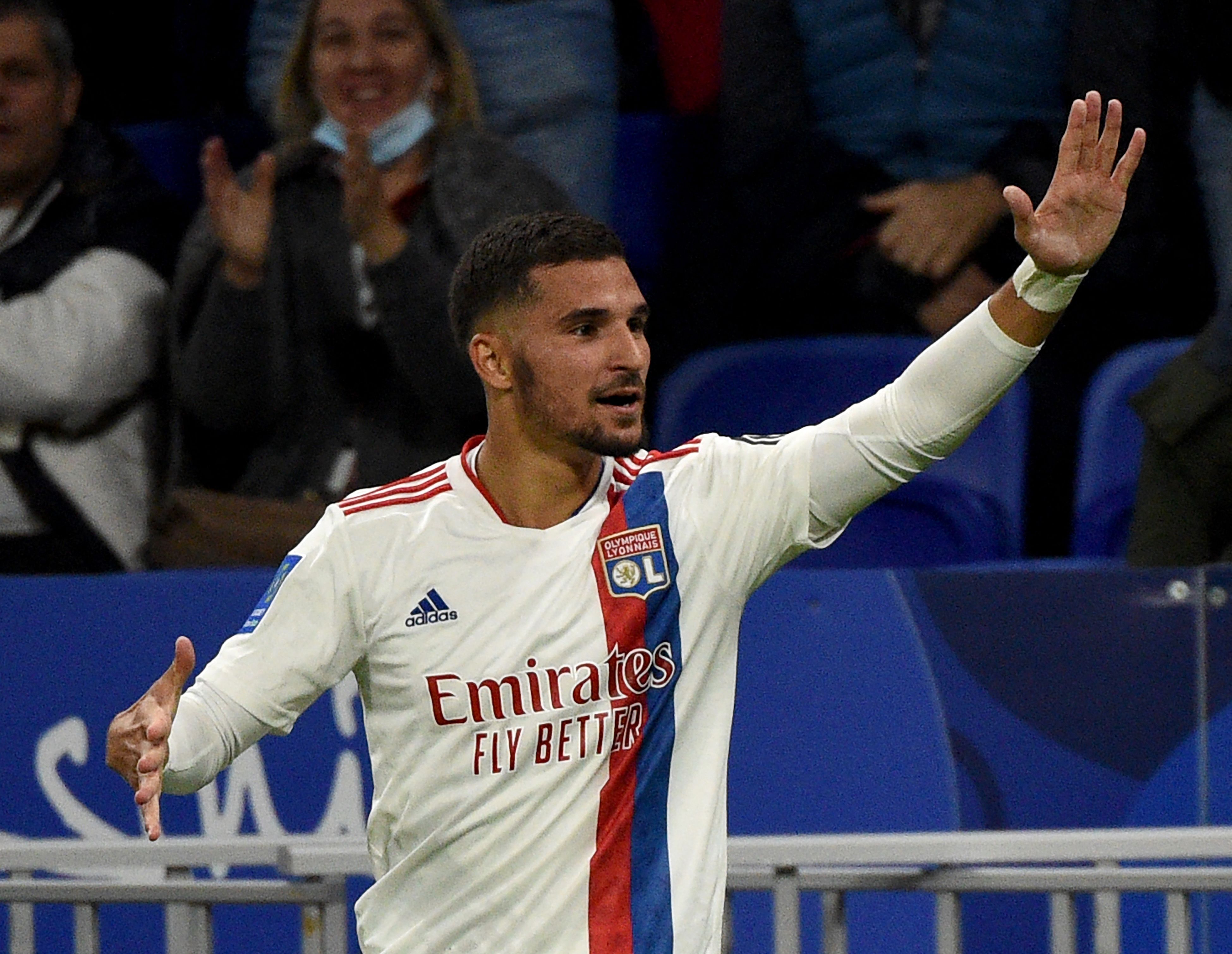 Gelandang Lyon Houssem Aouar