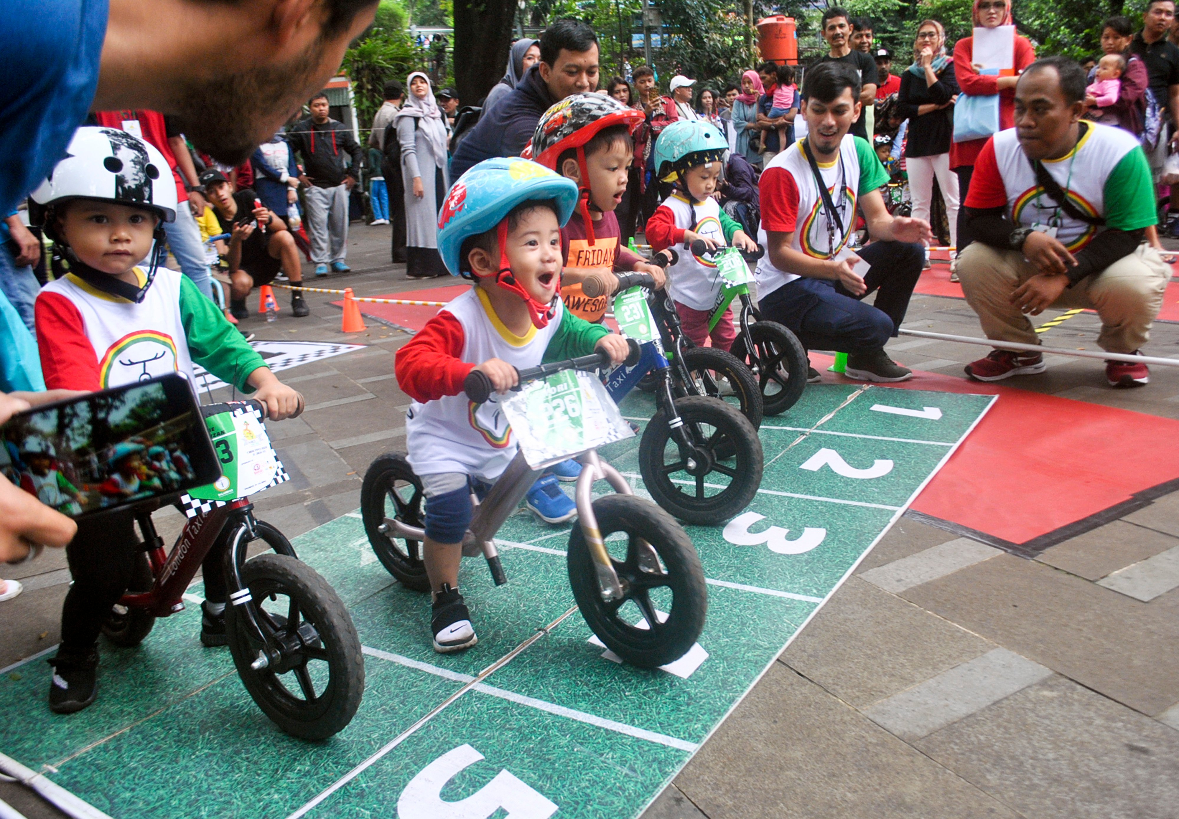 Untuk mendukung keaktifannya, anak pra-sekolah sangat memerlukan nutrisi yang tepat untuk mendukung tumbuh kembang maksimalnya.