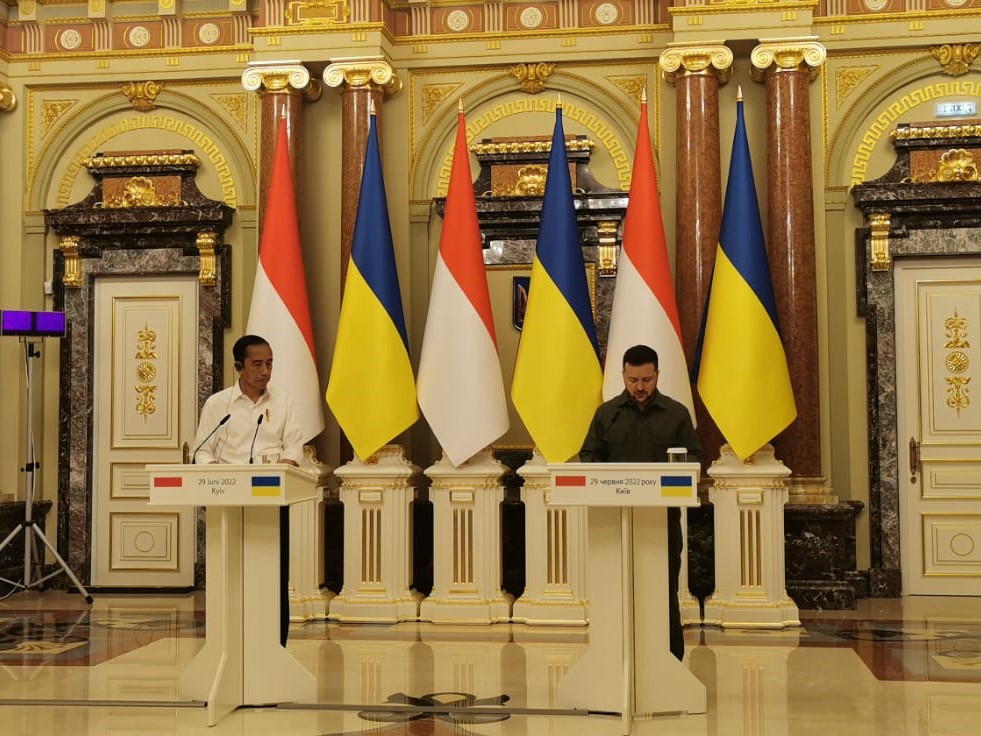 Presiden Joko Widodo dan Presiden Ukraina Volodymyr Zelenskyy.